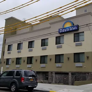 Days By Wyndham Brooklyn Marine Park Отель Нью-Йорк