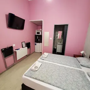 Klauzal19 Apartahotel